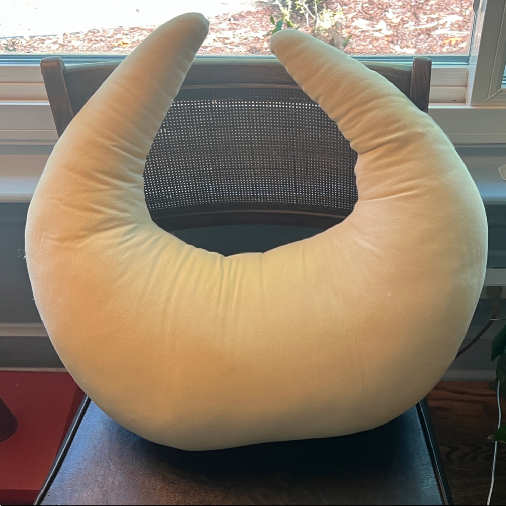 Snuggle Me Organic Nursing Pillow - Butter Yellow